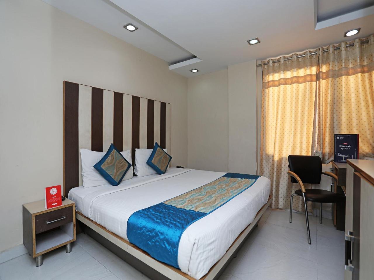 Hotel Balsons Continental Ню Делхи Екстериор снимка