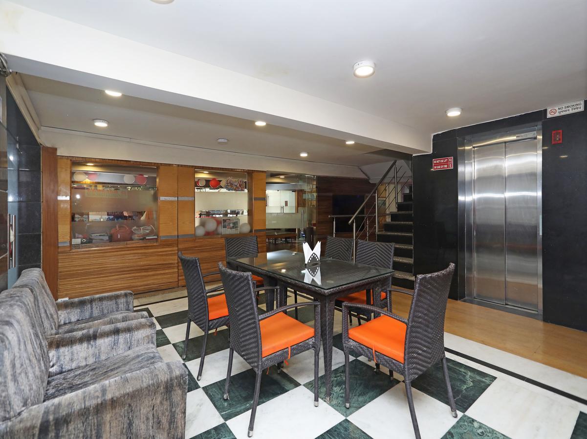 Hotel Balsons Continental Ню Делхи Екстериор снимка