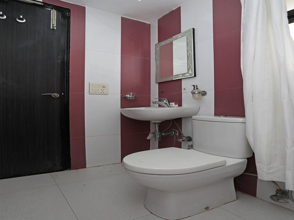 Hotel Balsons Continental Ню Делхи Екстериор снимка