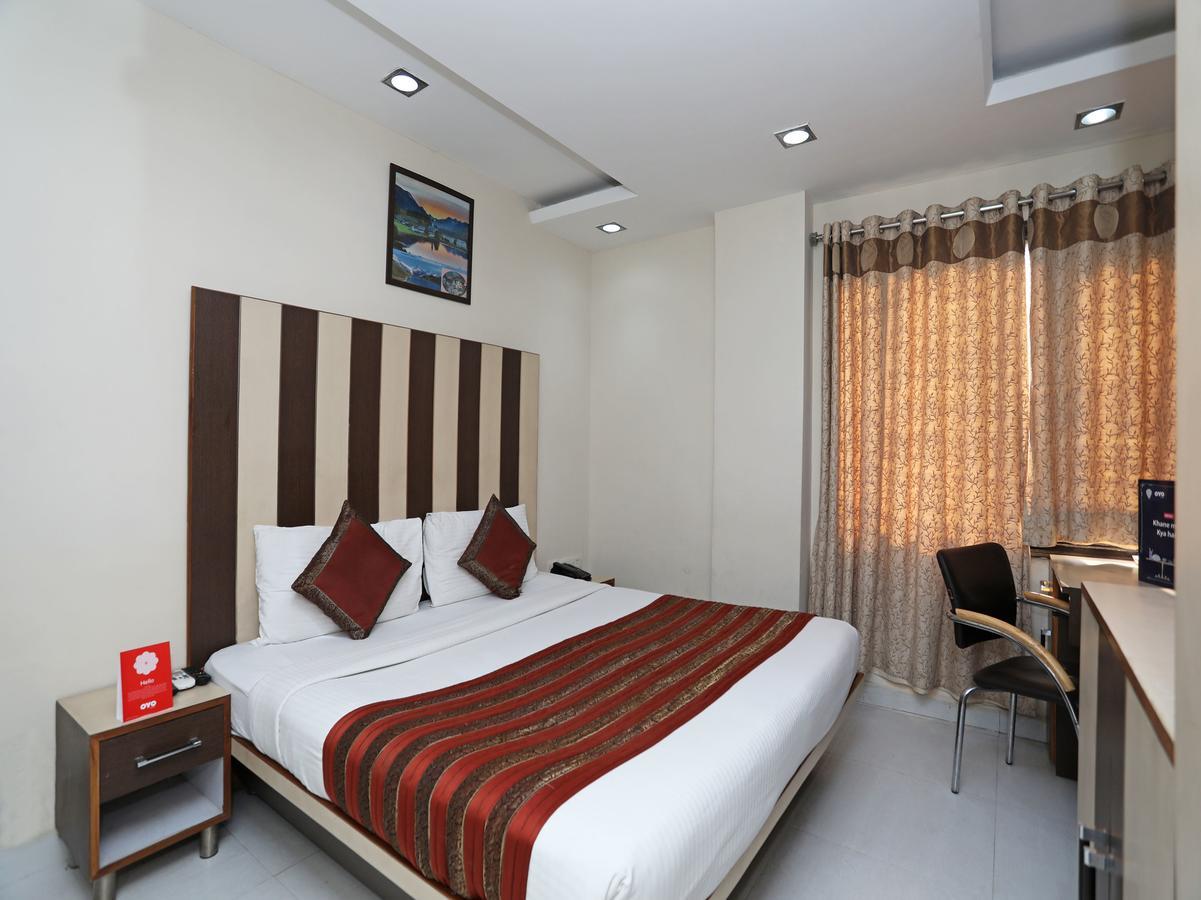 Hotel Balsons Continental Ню Делхи Екстериор снимка