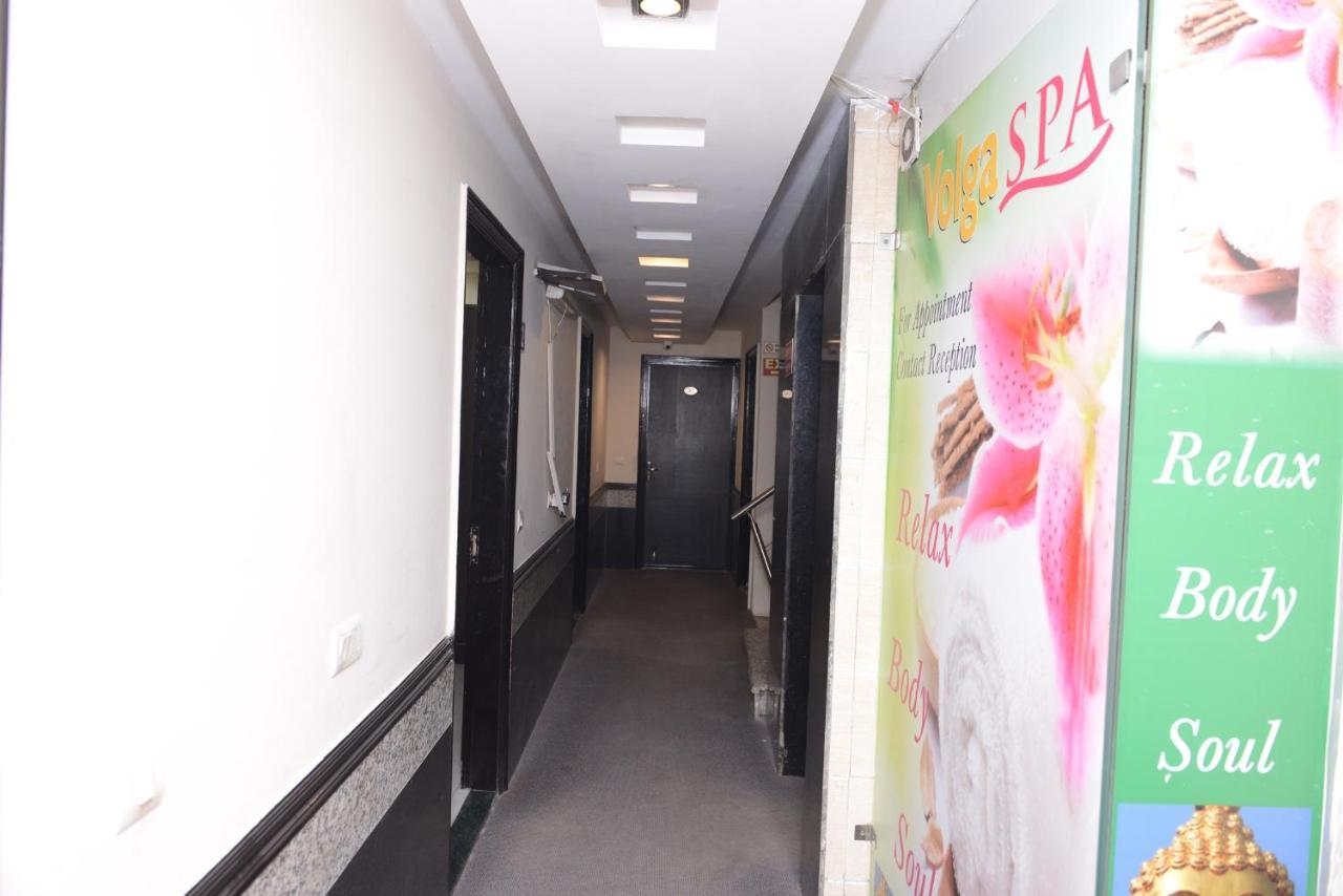 Hotel Balsons Continental Ню Делхи Екстериор снимка